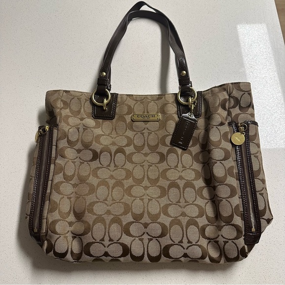 Coach Shoulder Bag - Picture 1 of 8